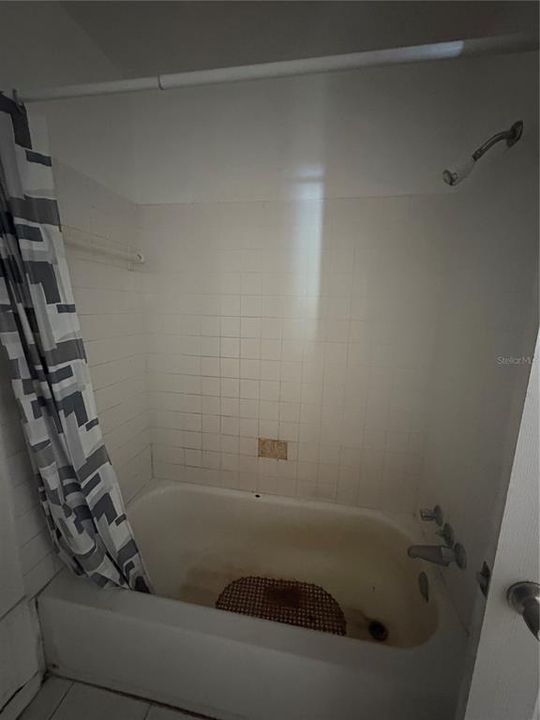 For Sale: $165,000 (3 beds, 2 baths, 995 Square Feet)