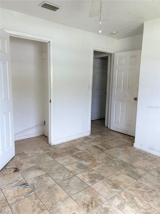 For Sale: $165,000 (3 beds, 2 baths, 995 Square Feet)