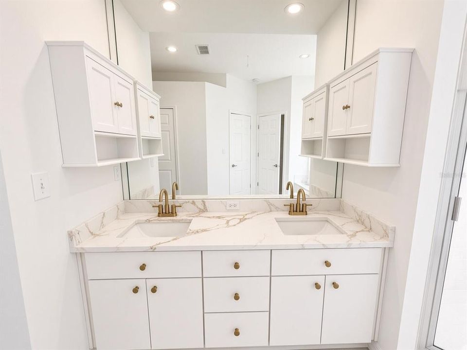 En Venta: $489,000 (4 camas, 2 baños, 2109 Pies cuadrados)