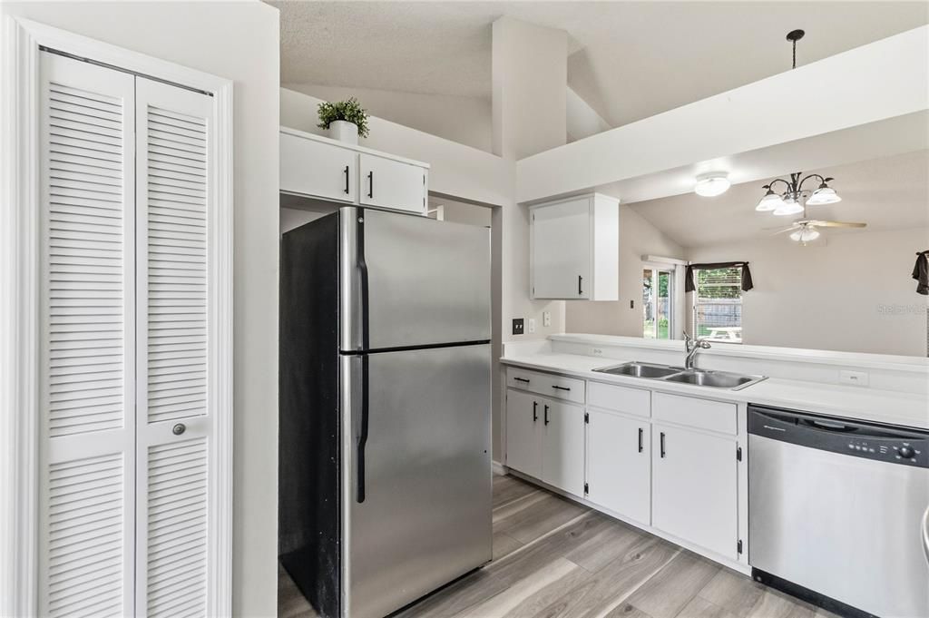 En Venta: $339,900 (3 camas, 2 baños, 1358 Pies cuadrados)