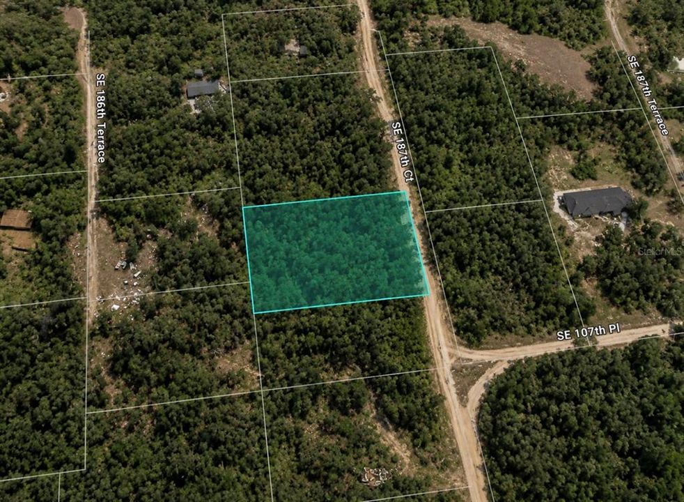 На продажу: $18,000 (0.24 acres)