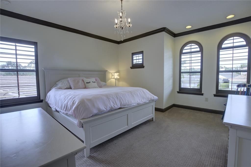 For Sale: $699,000 (3 beds, 2 baths, 2354 Square Feet)