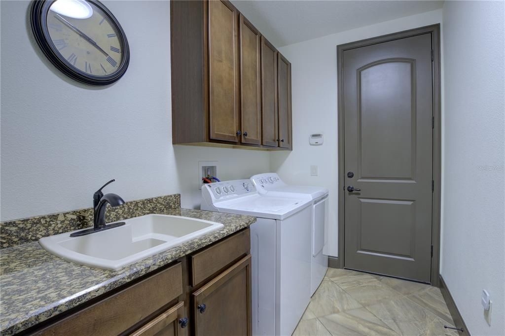 For Sale: $699,000 (3 beds, 2 baths, 2354 Square Feet)