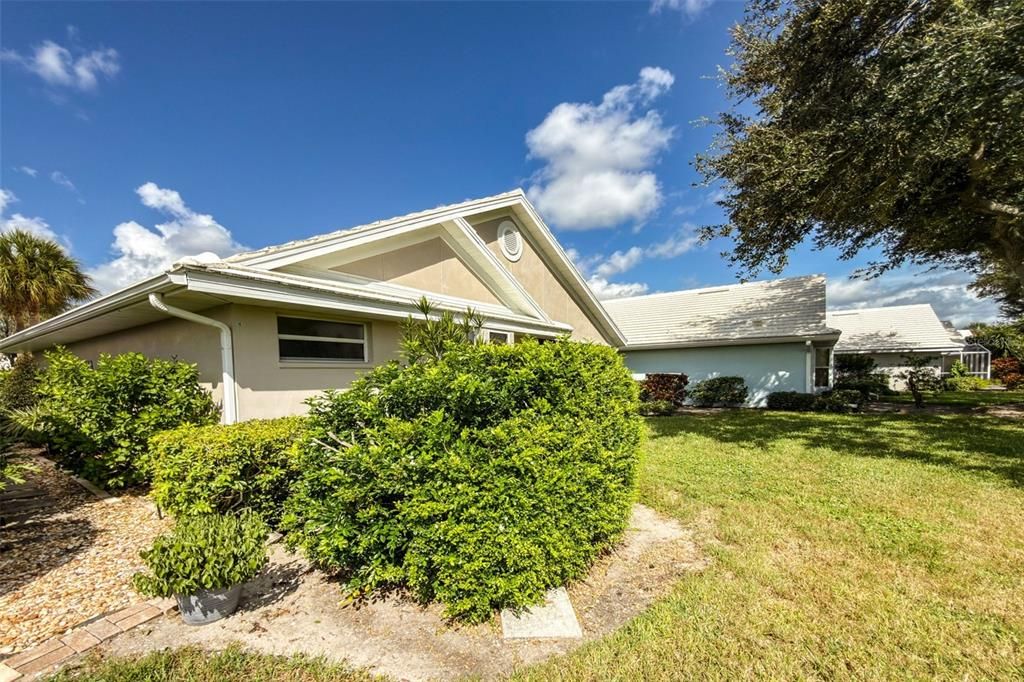 待售: $275,000 (2 贝兹, 2 浴室, 1561 平方英尺)
