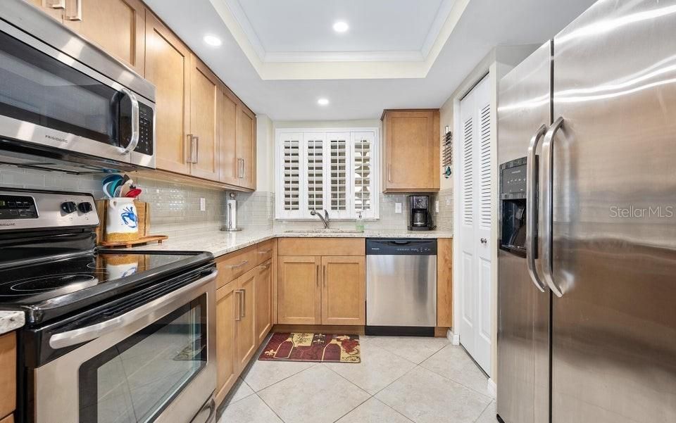 На продажу: $459,900 (2 спален, 2 ванн, 1131 Квадратных фут)