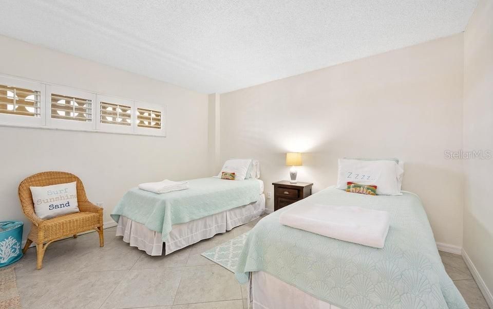 На продажу: $459,900 (2 спален, 2 ванн, 1131 Квадратных фут)