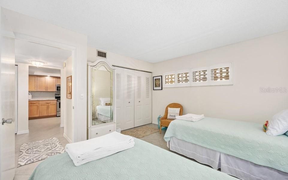 На продажу: $459,900 (2 спален, 2 ванн, 1131 Квадратных фут)