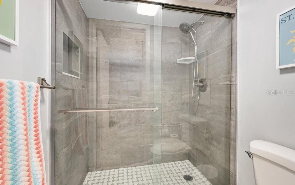На продажу: $459,900 (2 спален, 2 ванн, 1131 Квадратных фут)