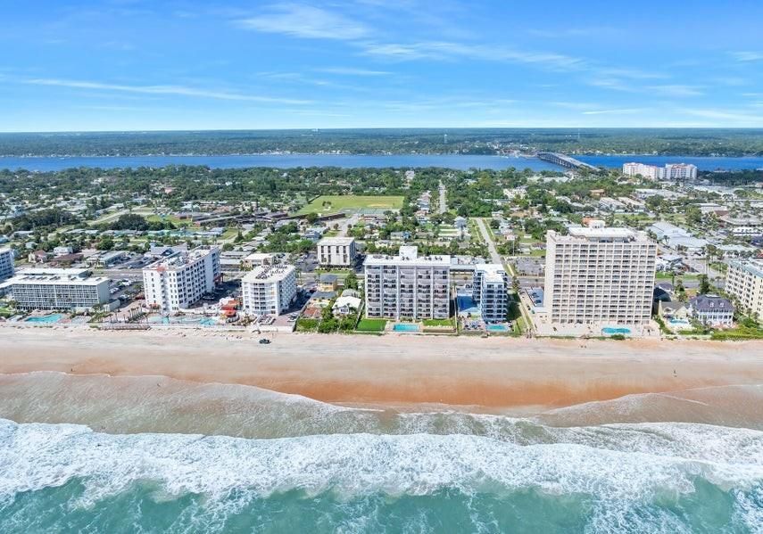 На продажу: $459,900 (2 спален, 2 ванн, 1131 Квадратных фут)