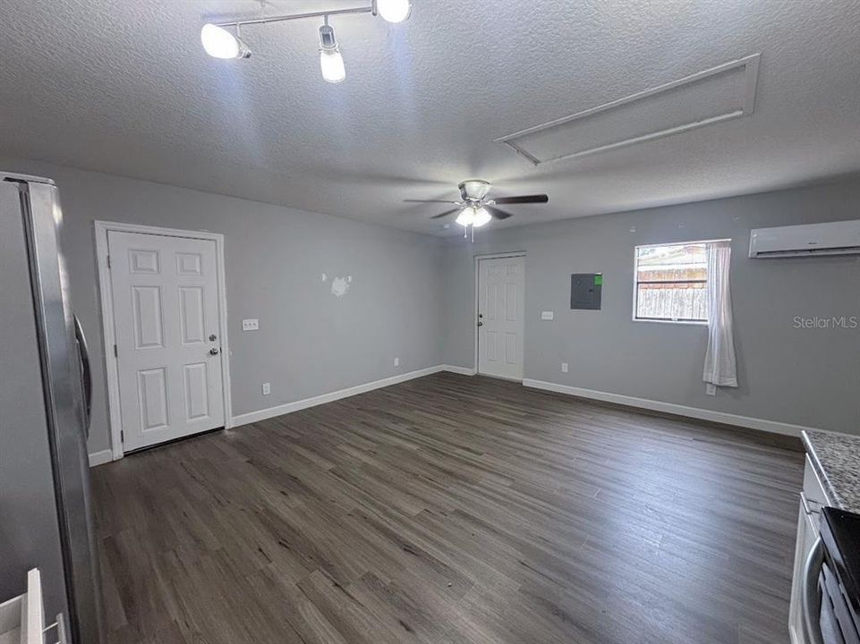 В аренду: $750 (1 спален, 1 ванн, 480 Квадратных фут)