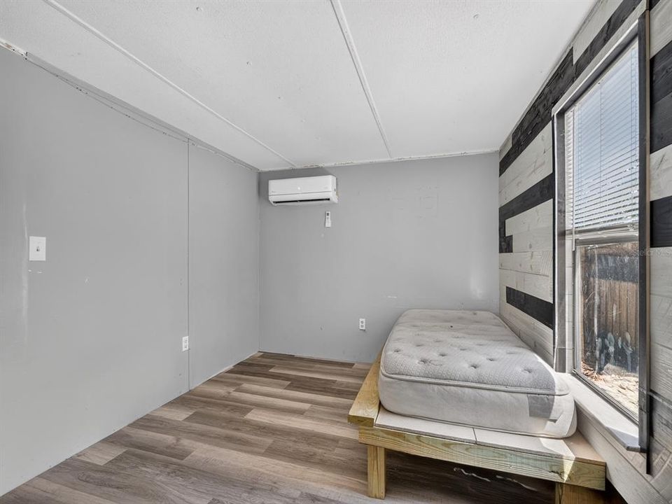 For Sale: $150,000 (3 beds, 2 baths, 1144 Square Feet)