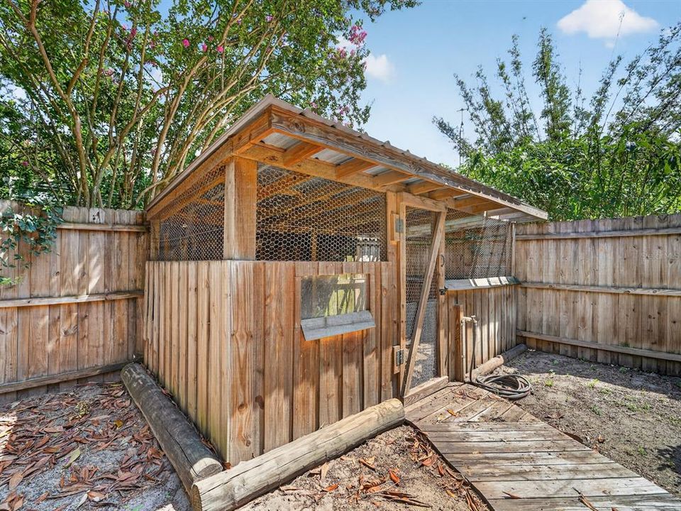 For Sale: $150,000 (3 beds, 2 baths, 1144 Square Feet)