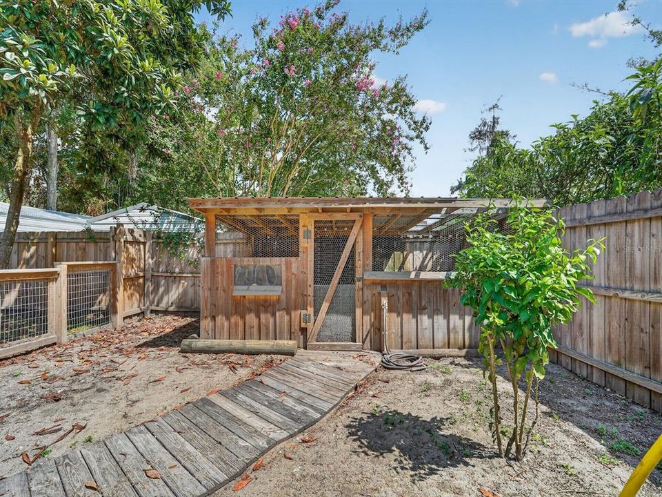 For Sale: $150,000 (3 beds, 2 baths, 1144 Square Feet)