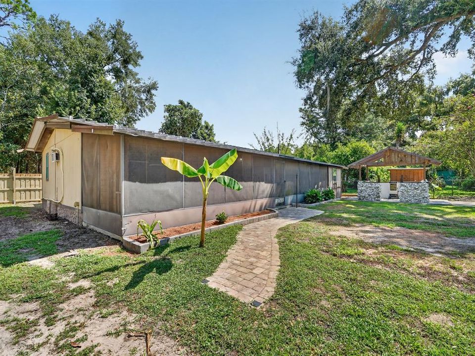 For Sale: $150,000 (3 beds, 2 baths, 1144 Square Feet)