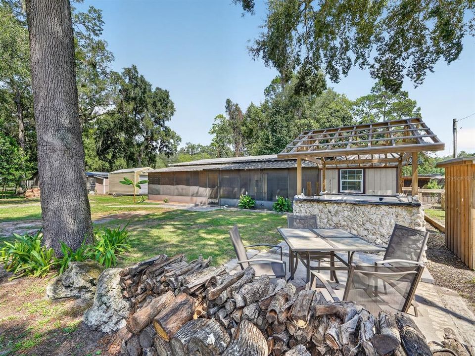 For Sale: $150,000 (3 beds, 2 baths, 1144 Square Feet)