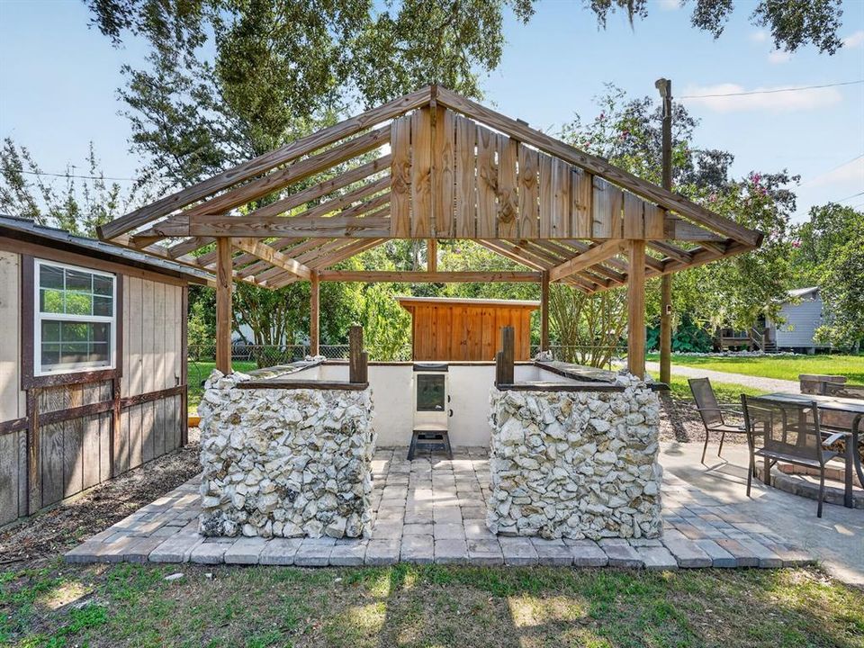 For Sale: $150,000 (3 beds, 2 baths, 1144 Square Feet)