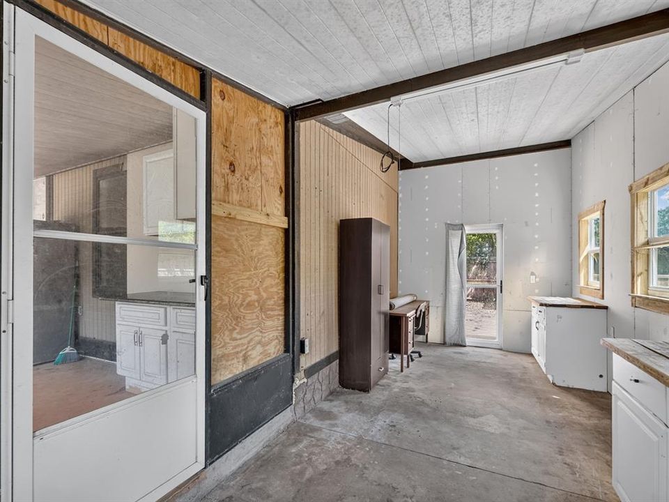 For Sale: $150,000 (3 beds, 2 baths, 1144 Square Feet)