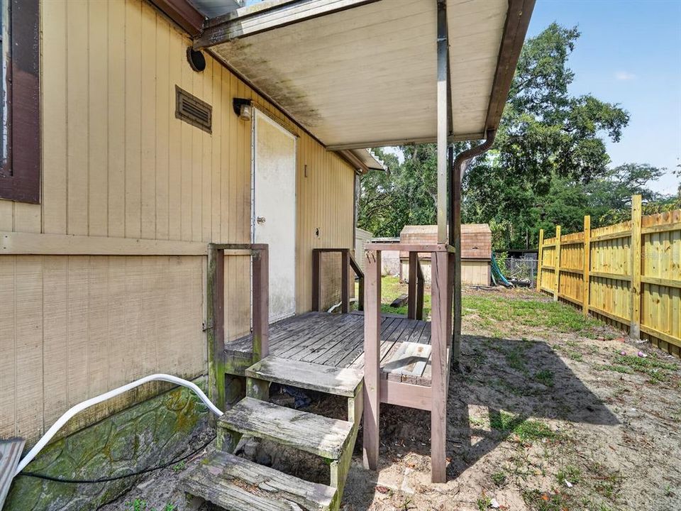 For Sale: $150,000 (3 beds, 2 baths, 1144 Square Feet)
