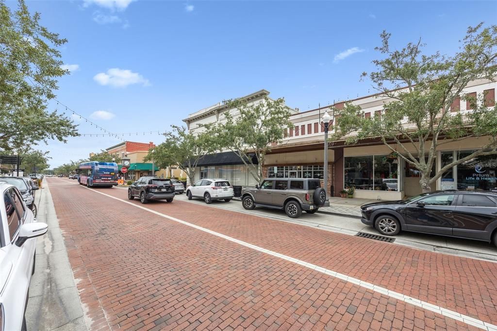 Active With Contract: $449,000 (4 beds, 2 baths, 2476 Square Feet)