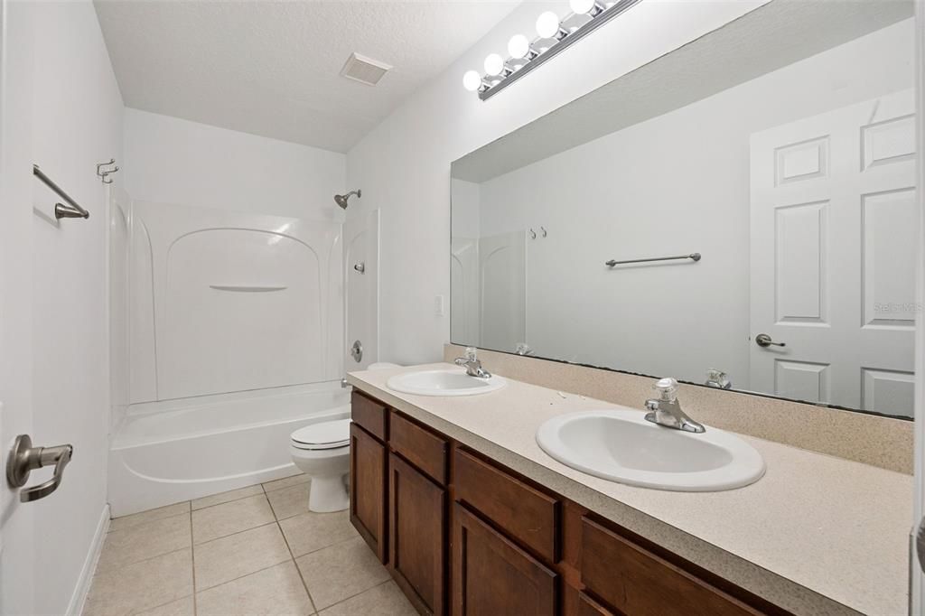 Active With Contract: $449,000 (4 beds, 2 baths, 2476 Square Feet)