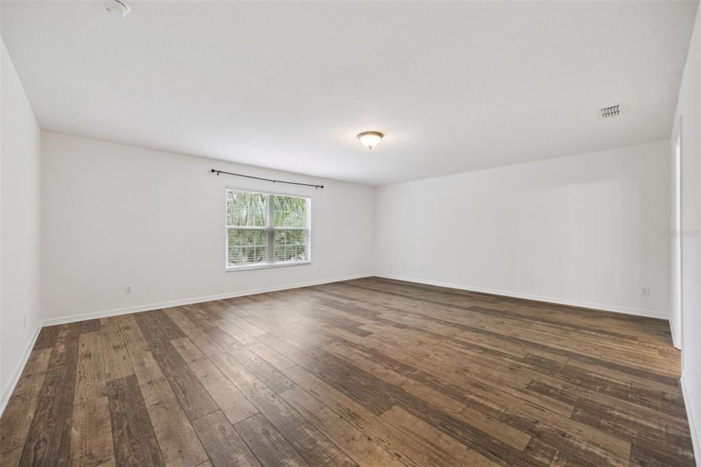 Active With Contract: $449,000 (4 beds, 2 baths, 2476 Square Feet)