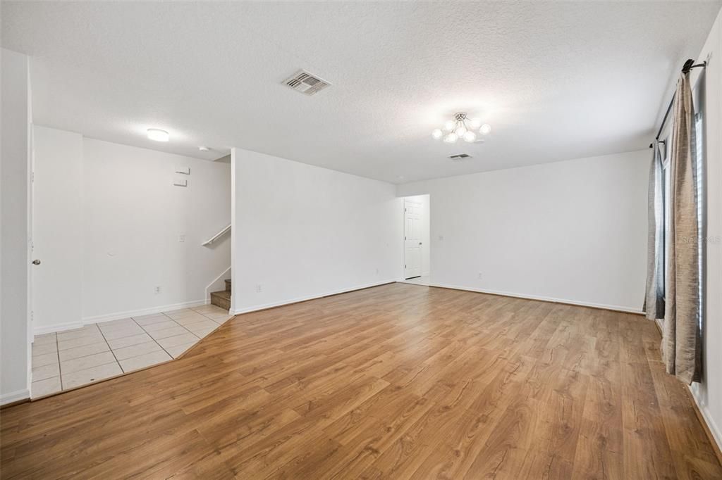 Active With Contract: $449,000 (4 beds, 2 baths, 2476 Square Feet)