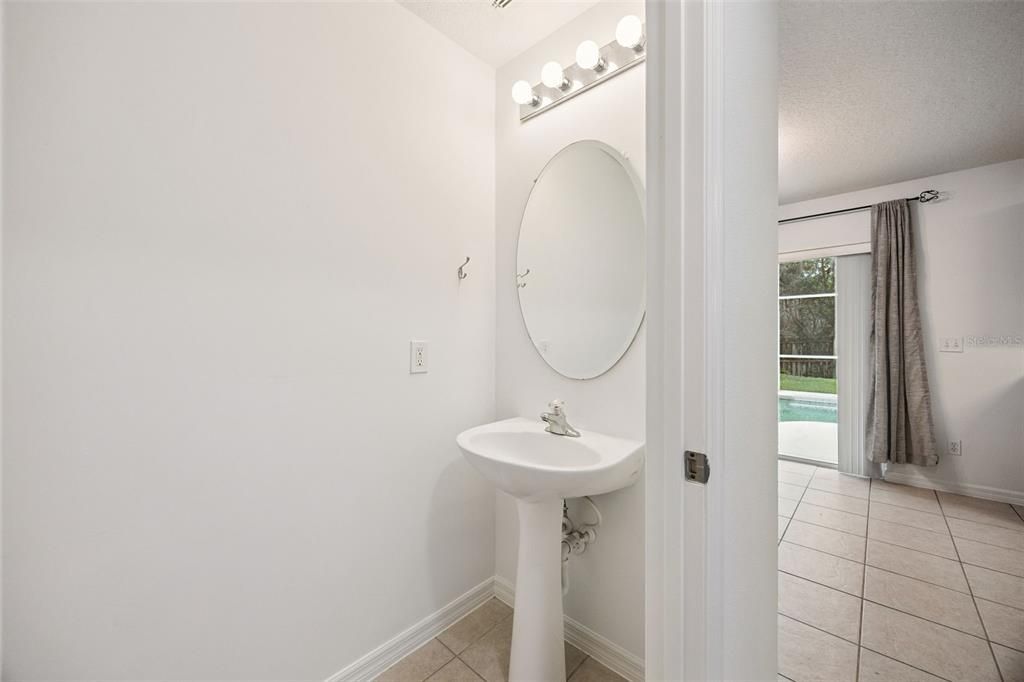 Active With Contract: $449,000 (4 beds, 2 baths, 2476 Square Feet)