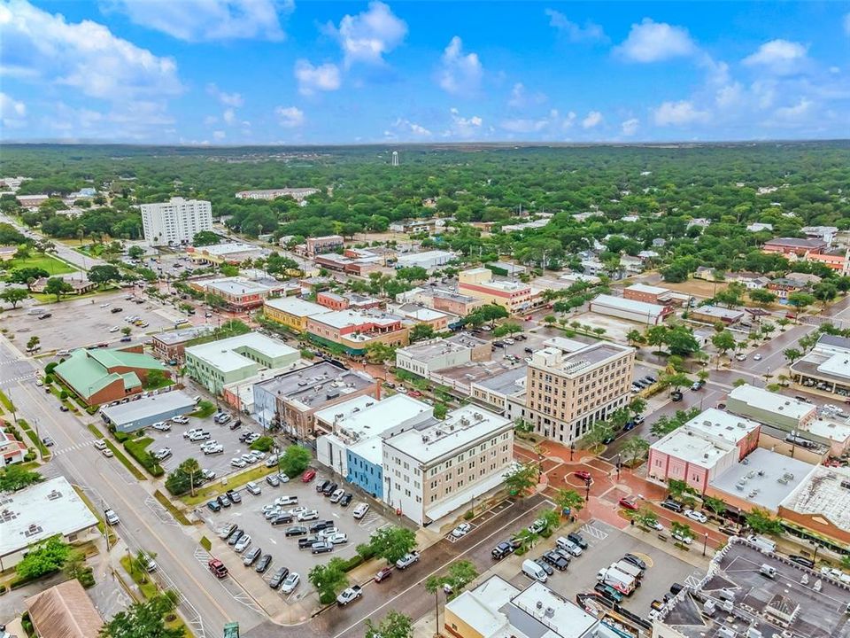 Active With Contract: $449,000 (4 beds, 2 baths, 2476 Square Feet)