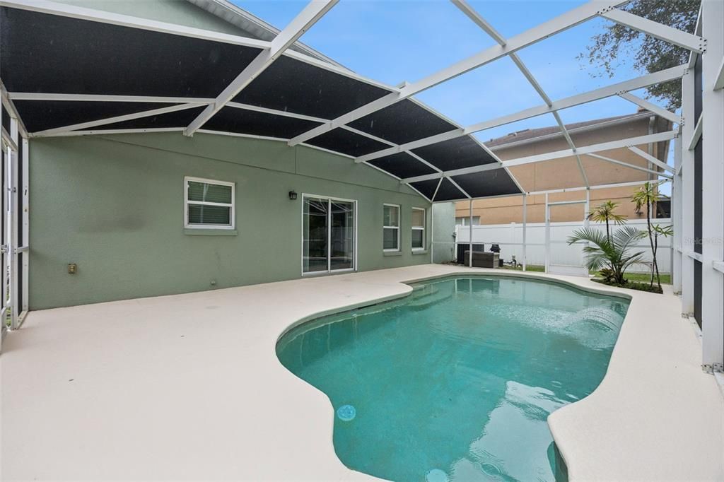 Active With Contract: $449,000 (4 beds, 2 baths, 2476 Square Feet)