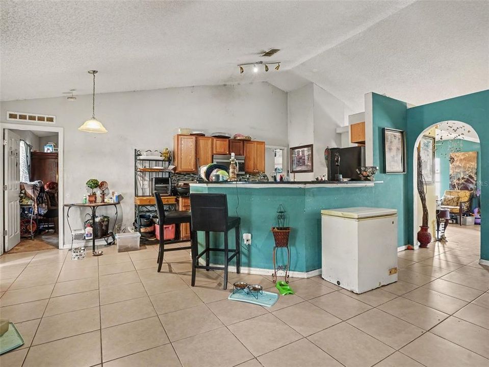 En Venta: $225,000 (4 camas, 2 baños, 1768 Pies cuadrados)