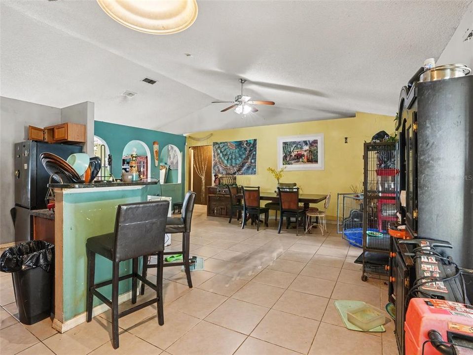 En Venta: $225,000 (4 camas, 2 baños, 1768 Pies cuadrados)