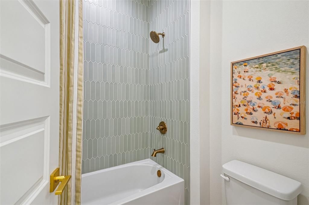 En Venta: $834,000 (5 camas, 4 baños, 3501 Pies cuadrados)