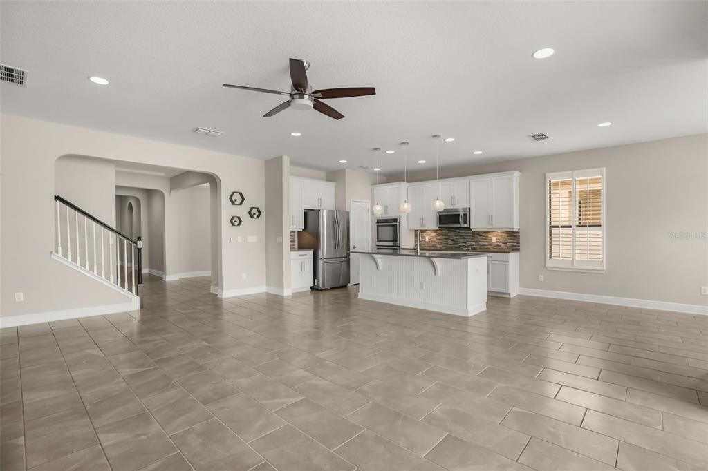 For Sale: $525,000 (3 beds, 2 baths, 2556 Square Feet)