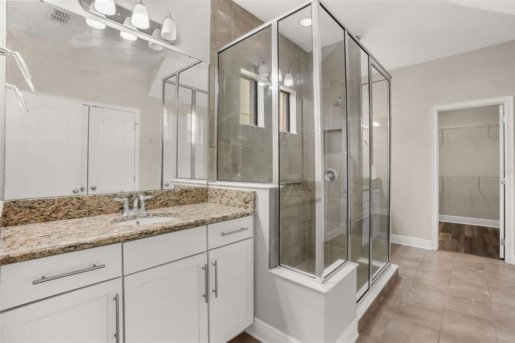 For Sale: $525,000 (3 beds, 2 baths, 2556 Square Feet)