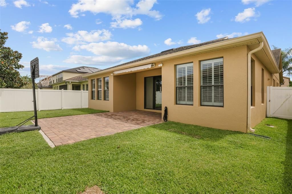 For Sale: $525,000 (3 beds, 2 baths, 2556 Square Feet)