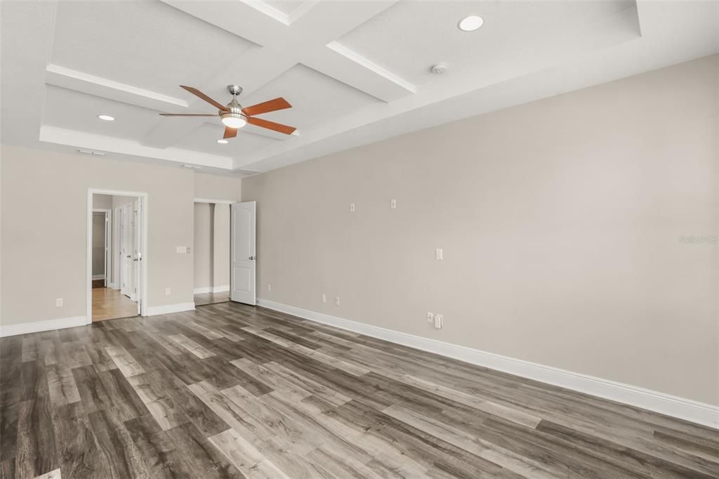 For Sale: $525,000 (3 beds, 2 baths, 2556 Square Feet)