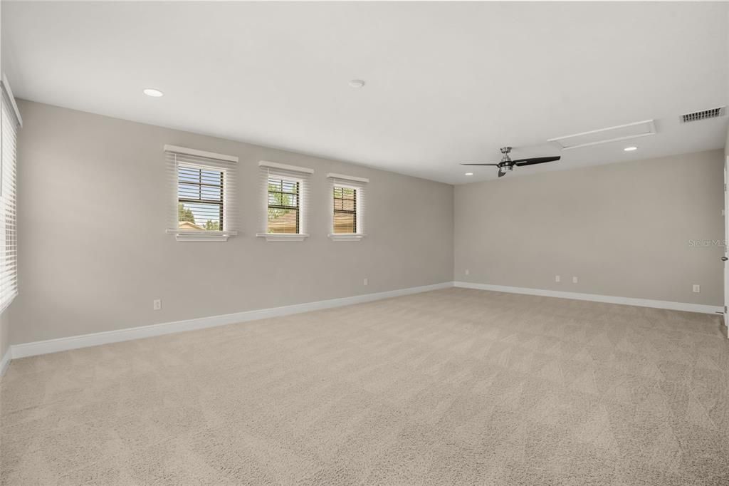 For Sale: $525,000 (3 beds, 2 baths, 2556 Square Feet)