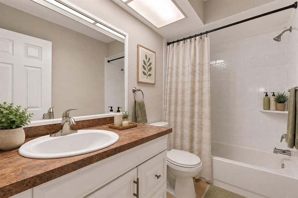 For Sale: $249,900 (2 beds, 2 baths, 1296 Square Feet)