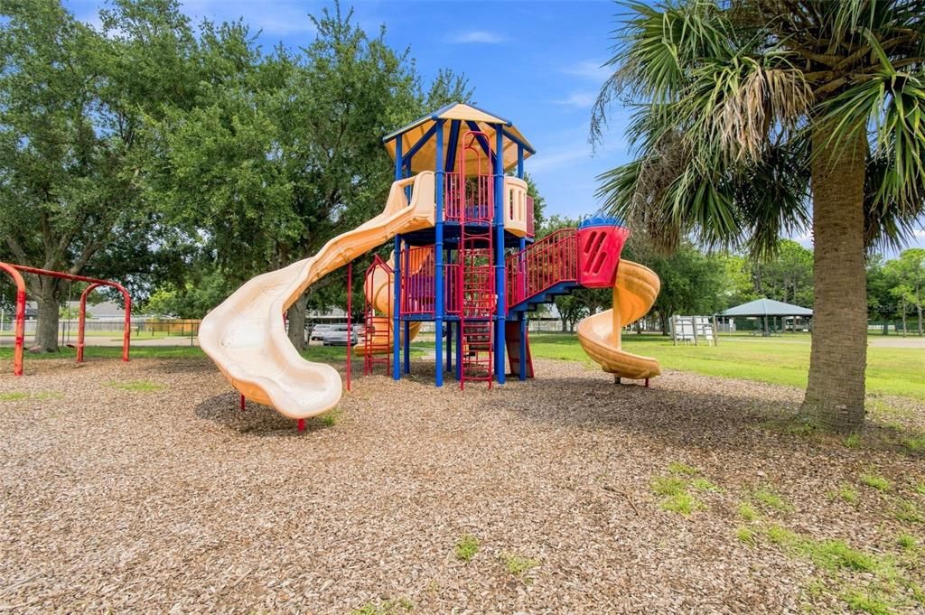 For Sale: $249,900 (2 beds, 2 baths, 1296 Square Feet)