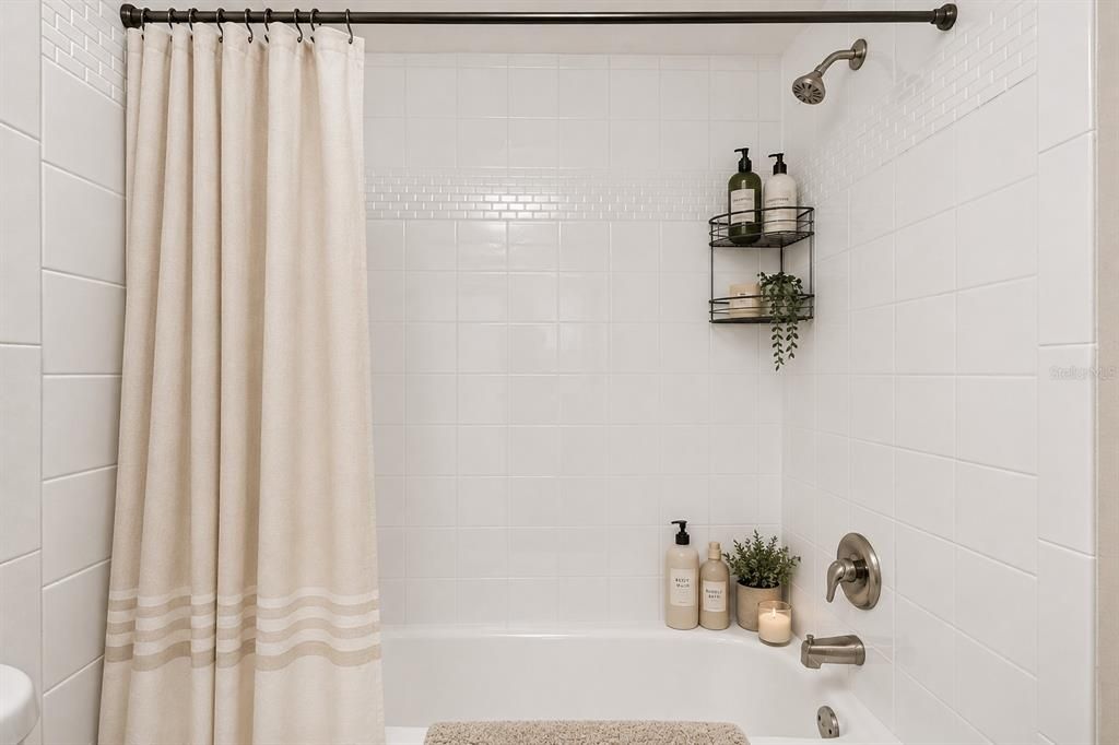 For Sale: $249,900 (2 beds, 2 baths, 1296 Square Feet)
