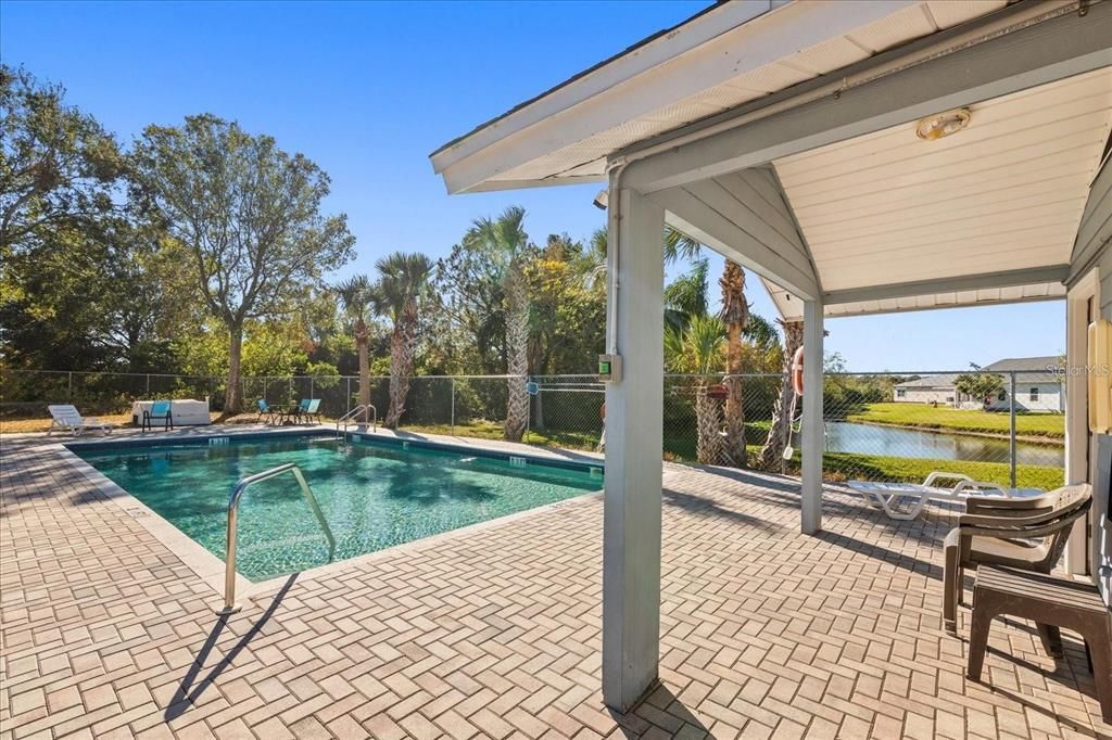 For Sale: $249,900 (2 beds, 2 baths, 1296 Square Feet)