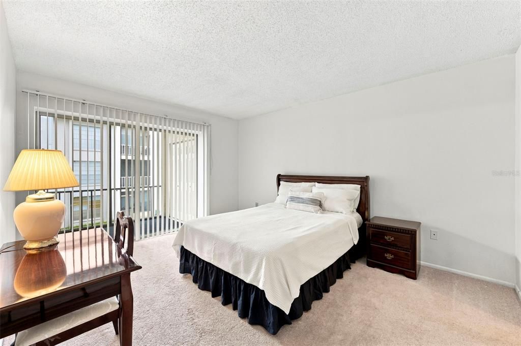 For Sale: $60,000 (1 beds, 1 baths, 700 Square Feet)