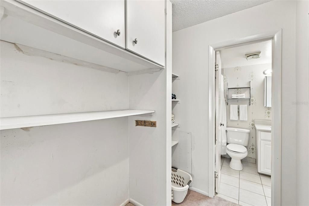 For Sale: $60,000 (1 beds, 1 baths, 700 Square Feet)