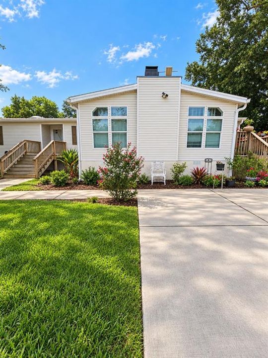 For Sale: $295,000 (3 beds, 2 baths, 2190 Square Feet)