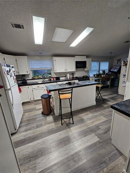 For Sale: $295,000 (3 beds, 2 baths, 2190 Square Feet)