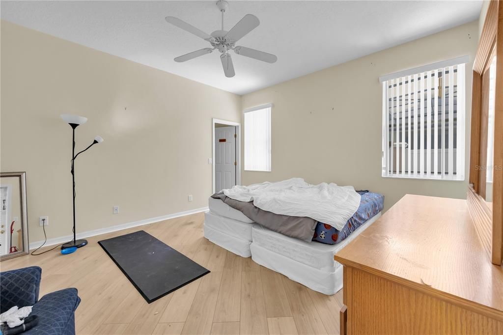 En Venta: $429,990 (5 camas, 4 baños, 2835 Pies cuadrados)