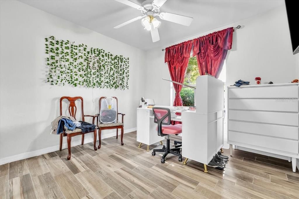 For Sale: $465,000 (5 beds, 0 baths, 2414 Square Feet)
