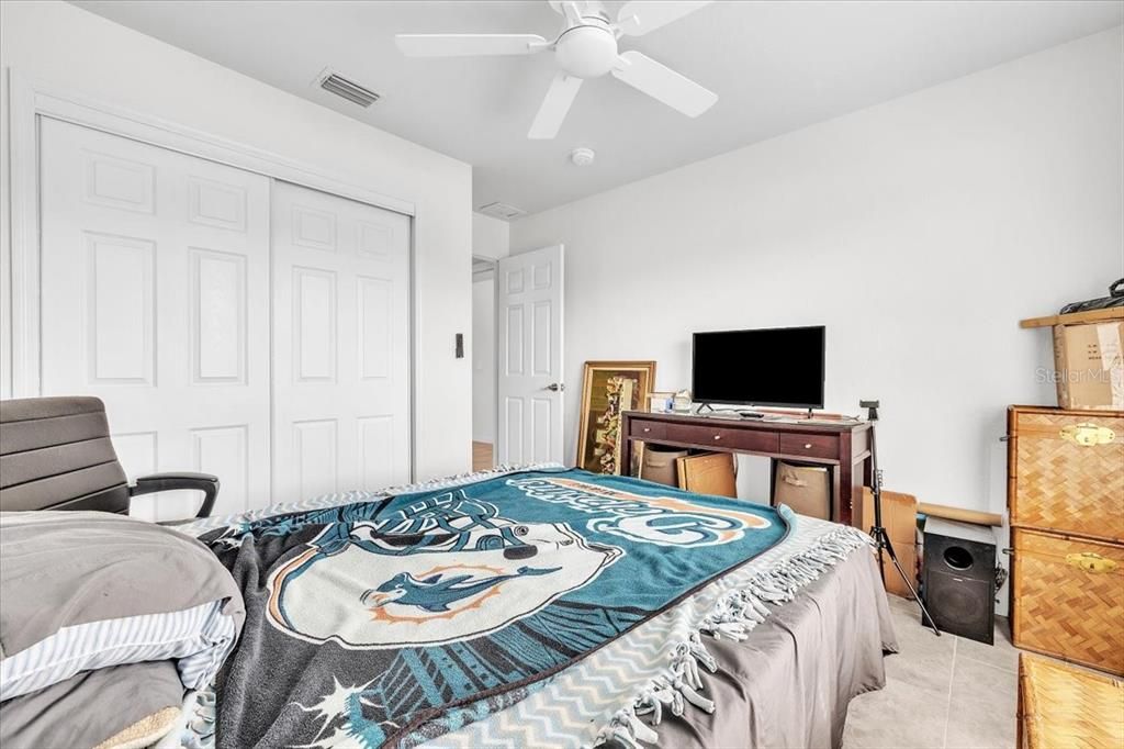 For Sale: $465,000 (5 beds, 0 baths, 2414 Square Feet)