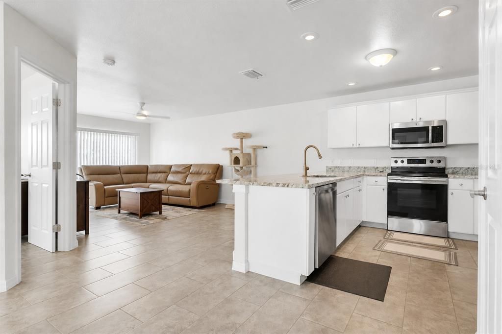 For Sale: $465,000 (5 beds, 0 baths, 2414 Square Feet)