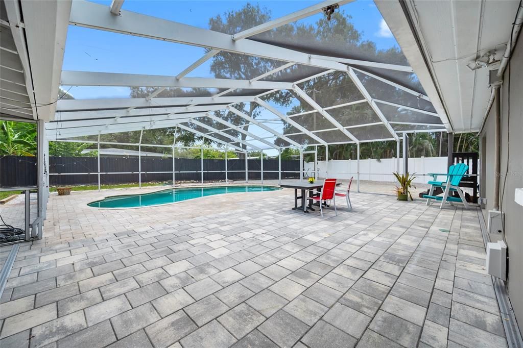 For Sale: $599,900 (3 beds, 2 baths, 1498 Square Feet)